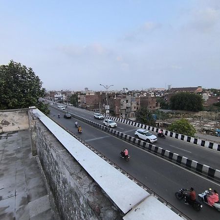 Hotel Jogi Guest House Welcome All Families, Friends, Groups, Couples, Singles Fully Airconditioner, Attach Washrooms, Lift, Wifi, 24 Hours Room Service, Power Backup Amritsar Eksteriør billede